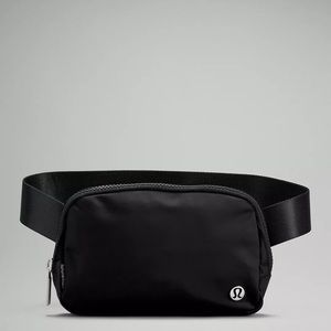 lululemon belt bag in black with extended strap tiktok famous bag trendy beltbag
